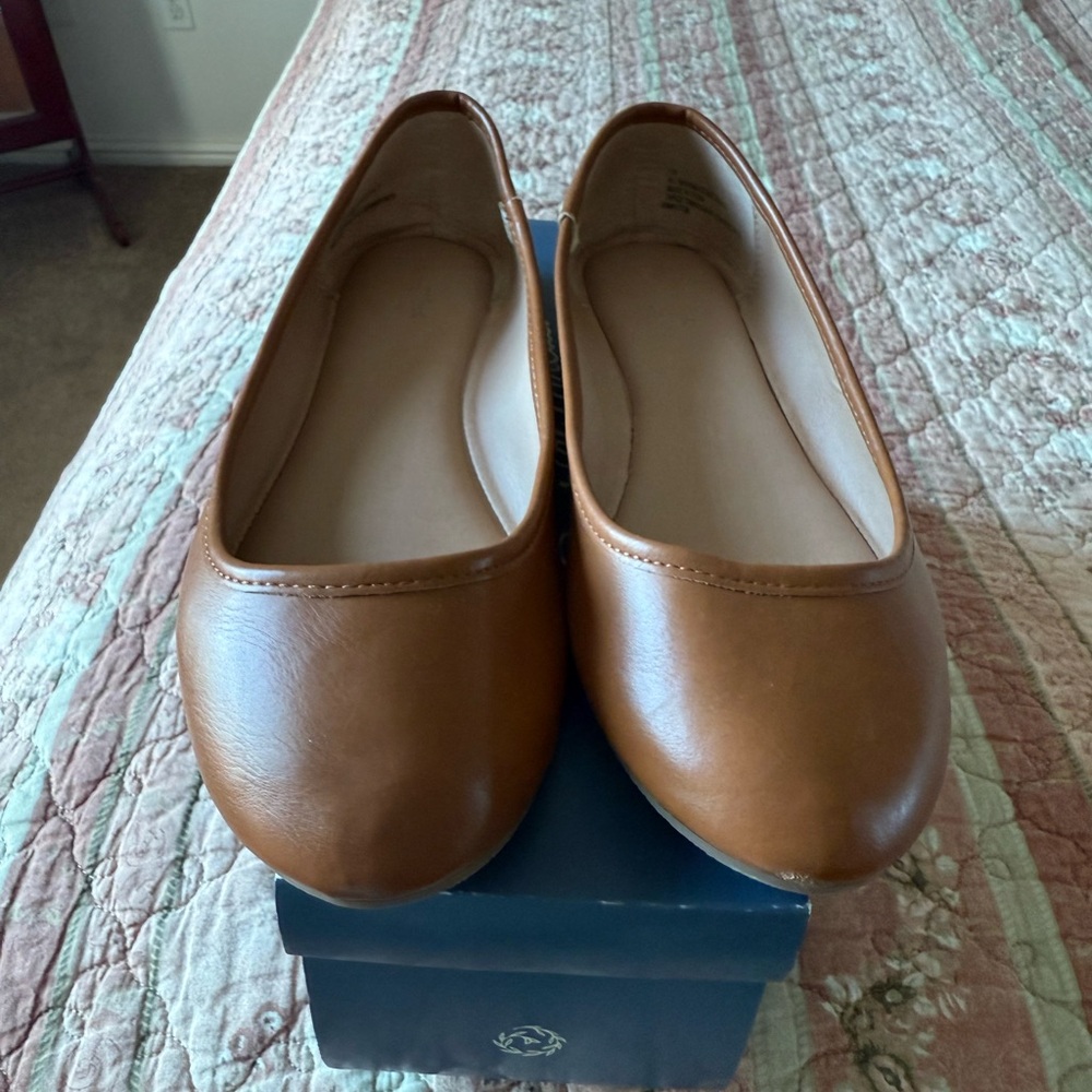 Mossimo Supply Co. Tan Leather Flats